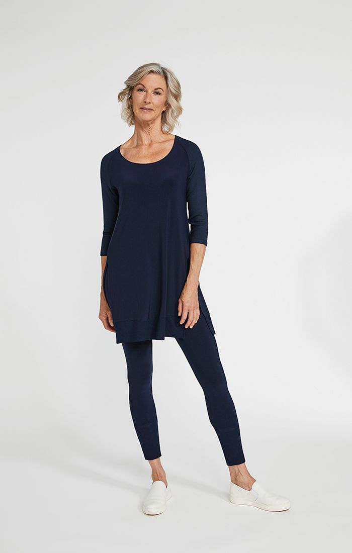 Motion Trim Raglan Tunic 3/4 Sleeve