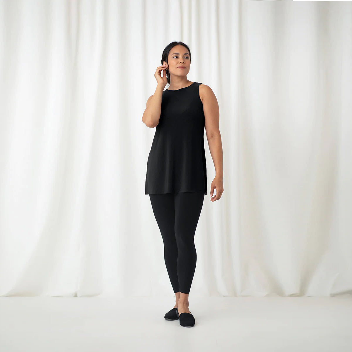 Sympli_sleeveless-nu-ideal-tunic_Black_Women_s_Tops_2