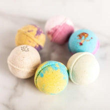 Load image into Gallery viewer, Bath Bomb Gift Set
